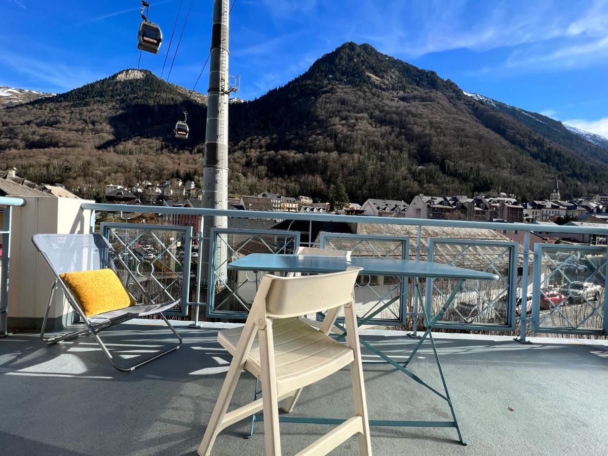 Centre Ville, T2 Avec Terrasse Et Parking Couvert. Appartement Cauterets