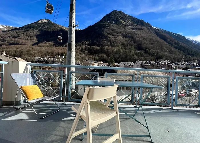 Centre ville, T2 avec terrasse et parking couvert.